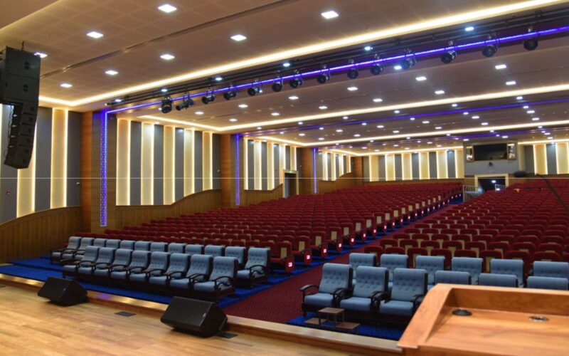 Cutting-Edge Auditorium : Experience immersive sound excellence