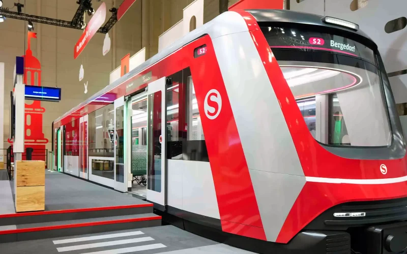 AUO Display Plus (ADP) has collaborated with S-Bahn Hamburg, a subsidiary of Deutsche Bahn AG (DB), to unveil a new energy-saving concept train. It enhances passenger communication and operational efficiency while contributing to DB’s green transformation initiatives and supporting the vision of smart, sustainable, and net-zero cities. (Photo credit: Deutsche Bahn Oliver Lang) - AV Today Magazine