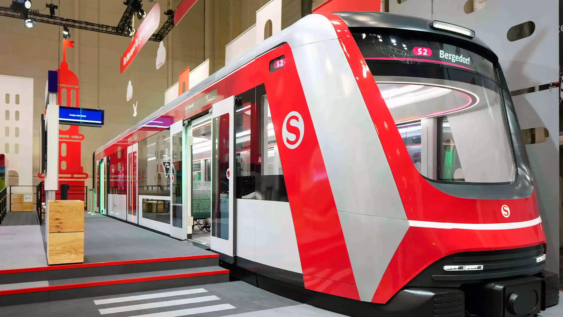 AUO Display Plus (ADP) has collaborated with S-Bahn Hamburg, a subsidiary of Deutsche Bahn AG (DB), to unveil a new energy-saving concept train. It enhances passenger communication and operational efficiency while contributing to DB’s green transformation initiatives and supporting the vision of smart, sustainable, and net-zero cities. (Photo credit: Deutsche Bahn Oliver Lang) - AV Today Magazine