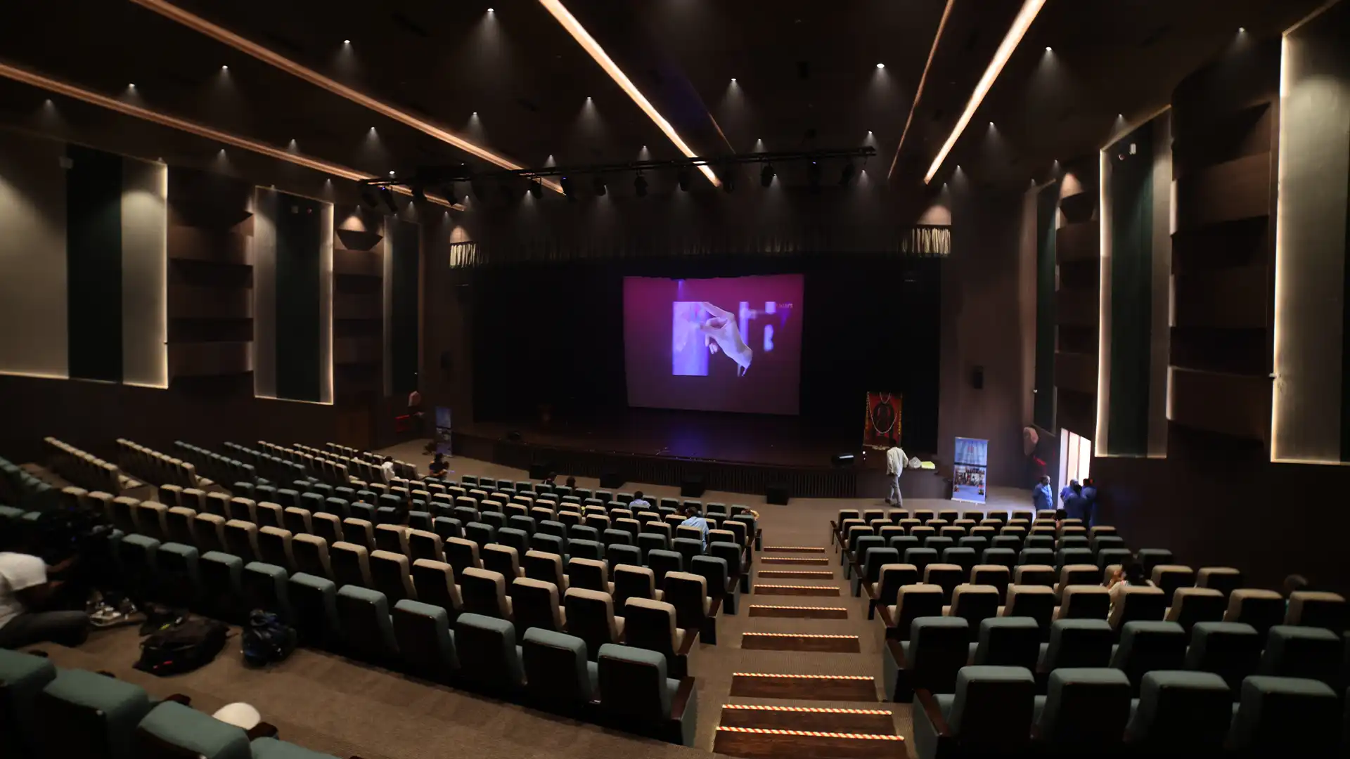 Refined-Sound-for-Young-Performers-Audio-Upgrade-at-Meenakshi-Rangamanch-AV-Today-Magazine-03