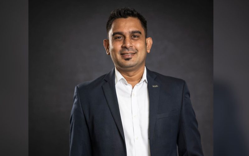 Explaining Pleneo : A New Approach to Medium & Large Meeting Rooms