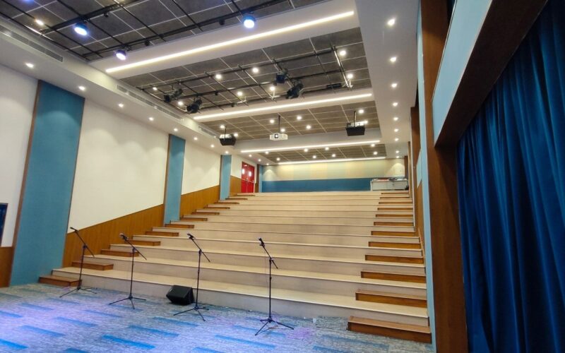 Flexible learning and performance space at Shri Ram Universal School designed for immersive educational experiences.