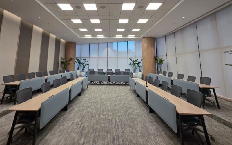 Training Experience with Seamless Audio Integration – Minimalist design delivers crystal-clear communication