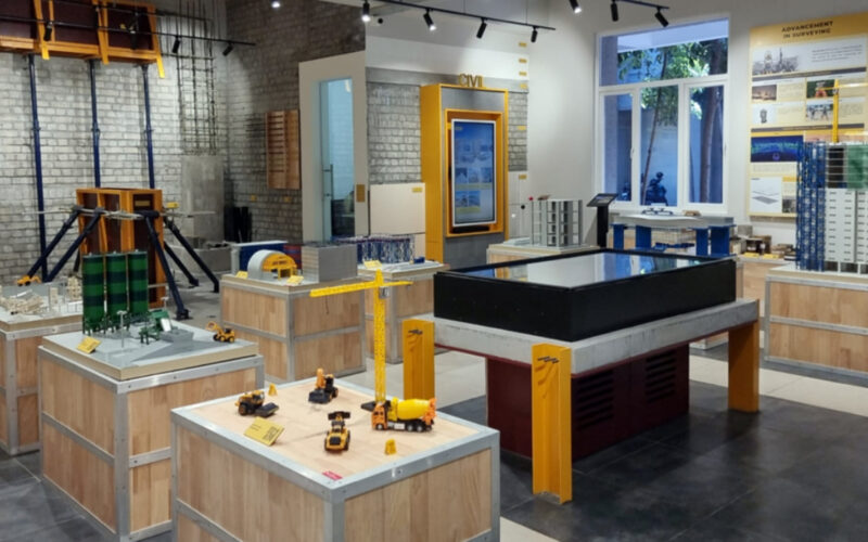 Immersive learning experience center using digital technology to engage students